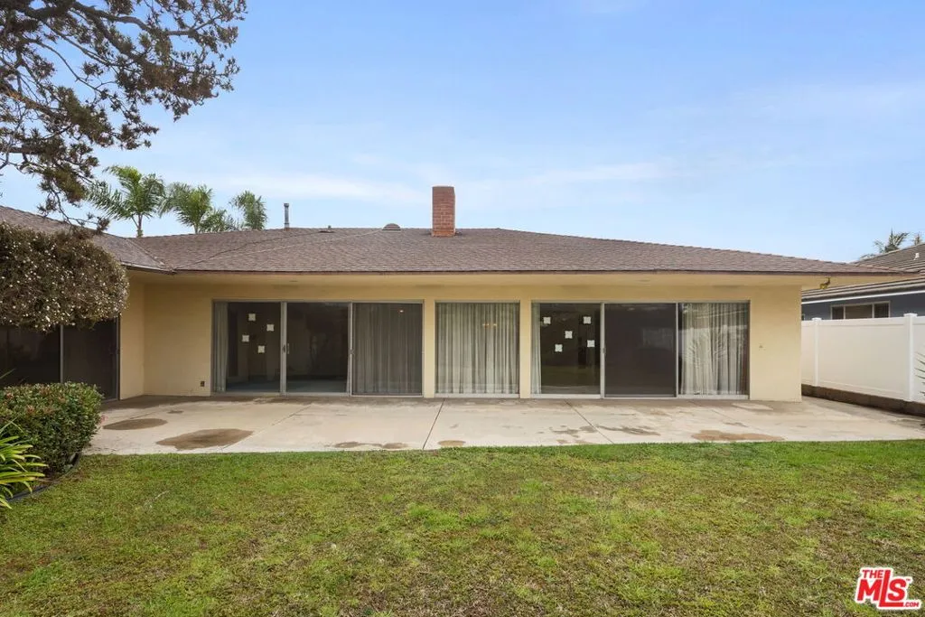 6619 S Bedford Avenue, Los Angeles, California 90056 home-pic-53